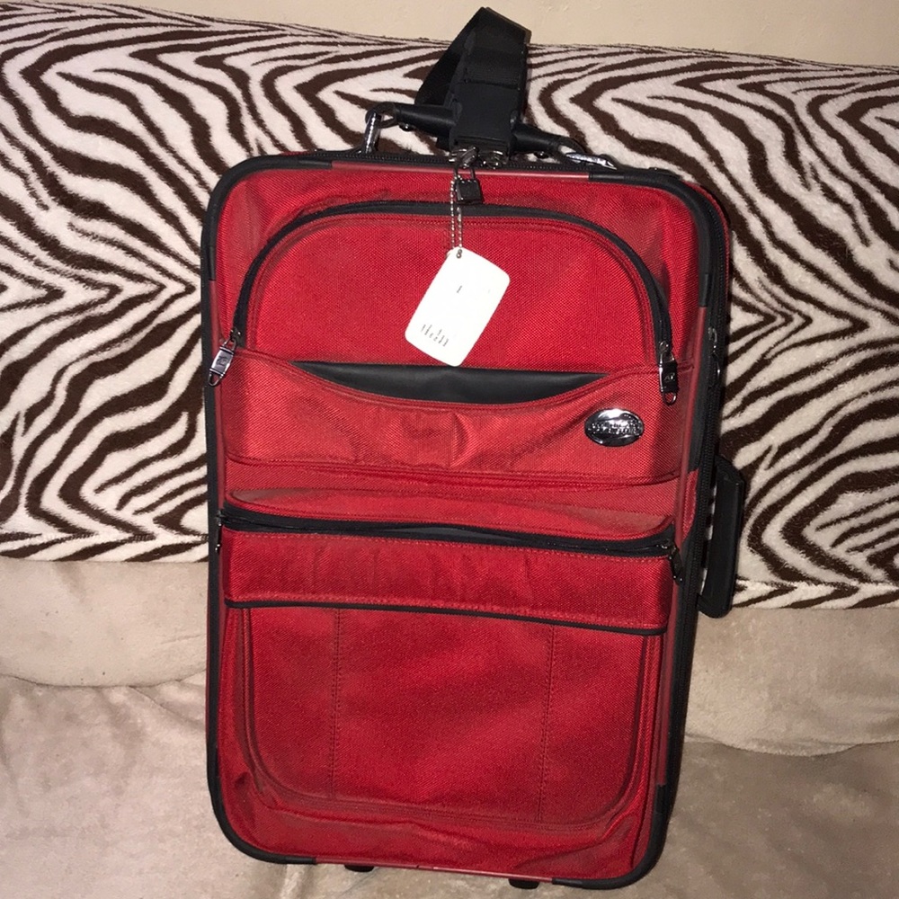 American Tourister wheeled luggage red and black 💕